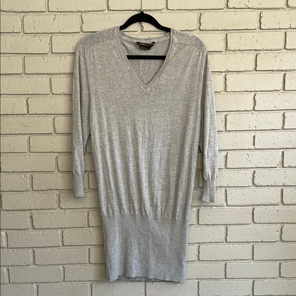 BCBGMaxAzria Gray Casual V-Neck Sheath Dress